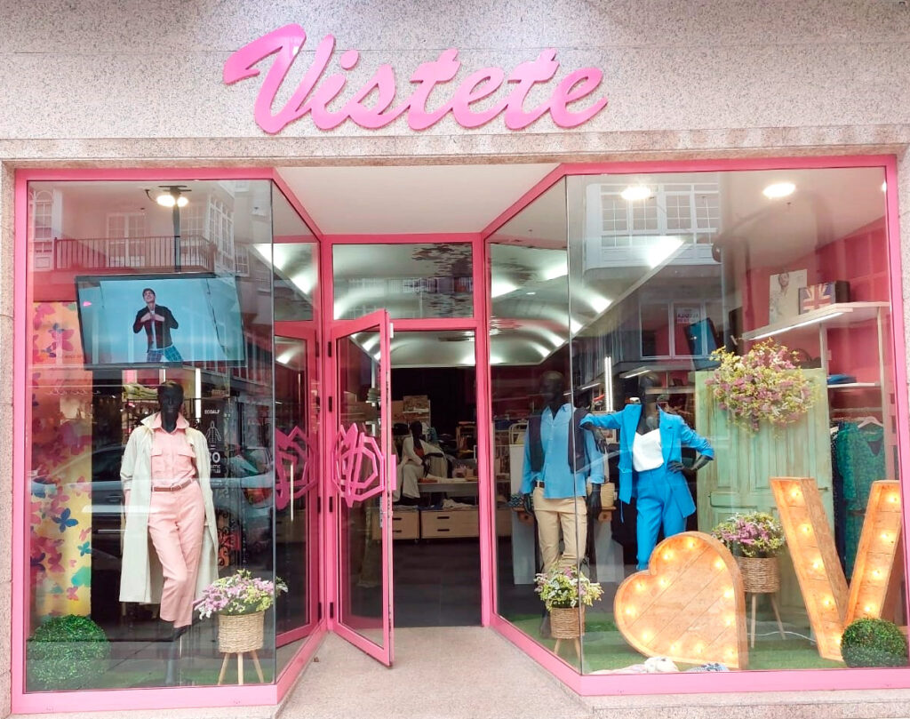 escaparate vístete moda